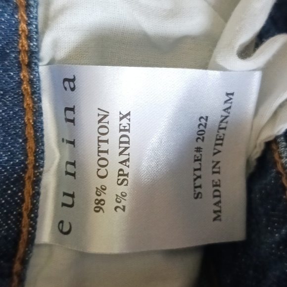 Eunina Button Fly Denim shorts, Size L - Picture 8 of 9